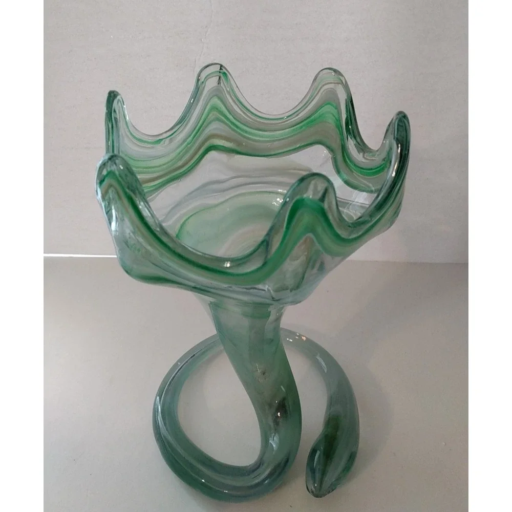 Slag Glass Stretch Ruffled Top Vase Green Swirl Art Glass Centerpiece 10